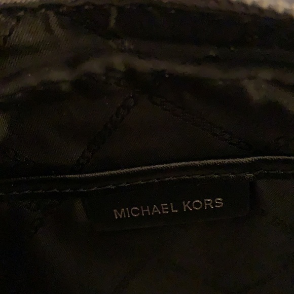 NWOT Michael Kors Beautiful Camera Bag Leopard New fun bag with chain strap. - Picture 8 of 11